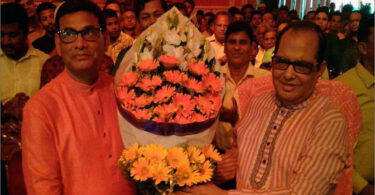 সোনারগাঁয়ে পূজা মন্ডপ পরিদর্শন করলেন প্রতিমন্ত্রী