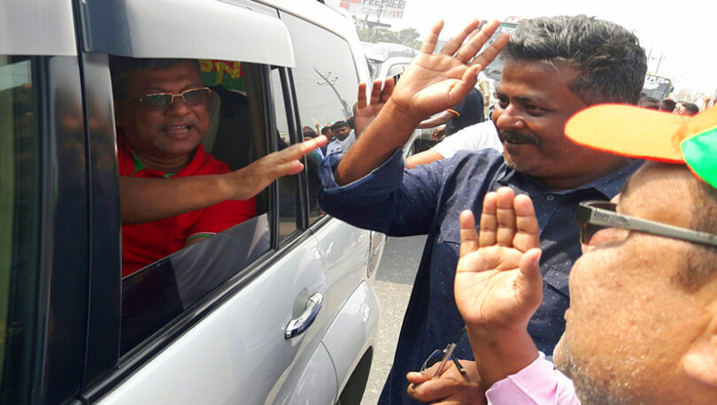 খালেদা জিয়াকে স্বাগত জানায় মহানগর যুবদল