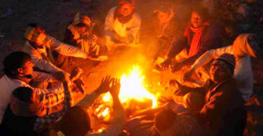 কনকনে শীতে জবুথুবু