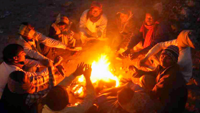 কনকনে শীতে জবুথুবু