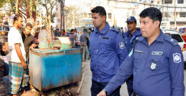 নারায়ণগঞ্জে হকারদের আন্দোলনে সাড়া নেই