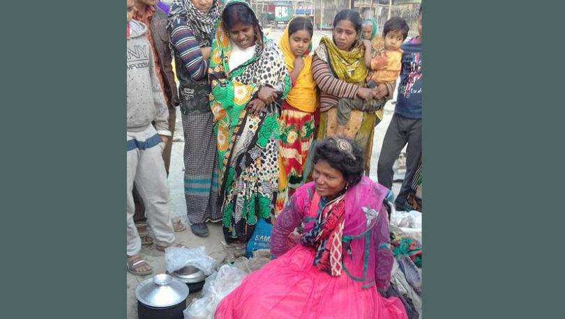 ফতুল্লা ডিআইটি মাঠে পাগলনীর কান্ড !