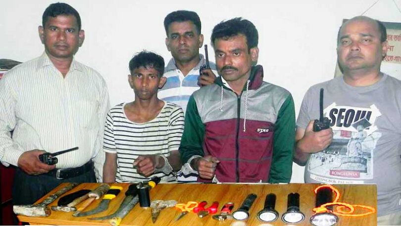 ডাকাতির প্রস্তুতিকালে ২ ডাকাত আটক, অস্ত্র উদ্ধার