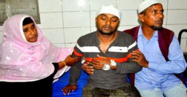 বন্দরে ব্যবসায়ীর উপর হামলা