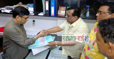 আ.লীগের উপ-দপ্তর সম্পাদকের কাছে ডকুমেন্টস দিলেন আরজু ভূঁইয়া