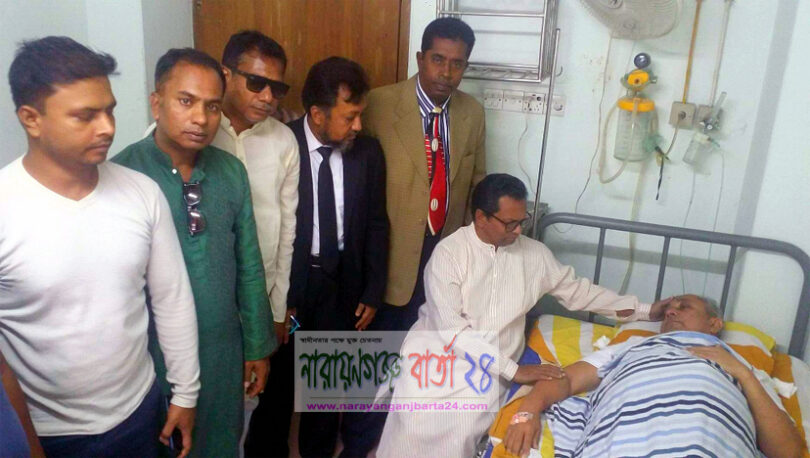 অসুস্থ্য কামালকে দেখতে র্হাট সেন্টারে আবু কালাম