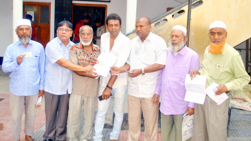 নাসিক ১৭ নং ওয়ার্ডে স্মার্ট কার্ড বিতরণের কার্যক্রম উদ্বোধন করেন কাউন্সিলর বাবু