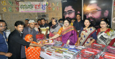 সুবিধা বঞ্চিতদের মুখে হাসি ফুটালেন পারভিন ওসমান ও আজমেরী ওসমান