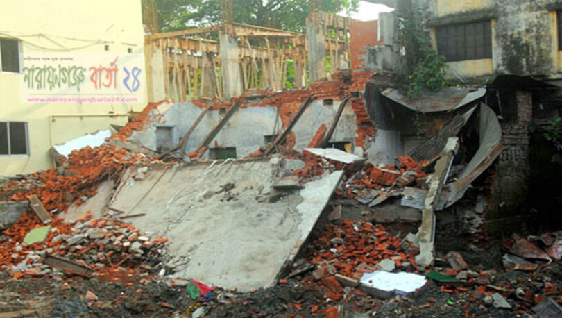 স্কুল ভাঙ্গা হয়নি, চুড়মাড় হয়েছে লাখো কোটি সপ্ন
