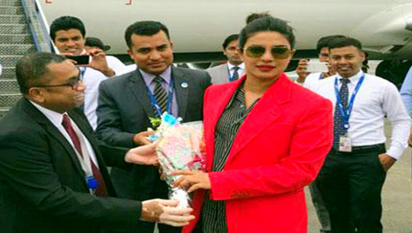 রোহিঙ্গাদের দেখতে কক্সবাজারে প্রিয়াংকা চোপড়া