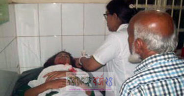 আড়াইহাজারে অটোরিকশা খাদে পড়ে ৭ শিক্ষার্থী আহত