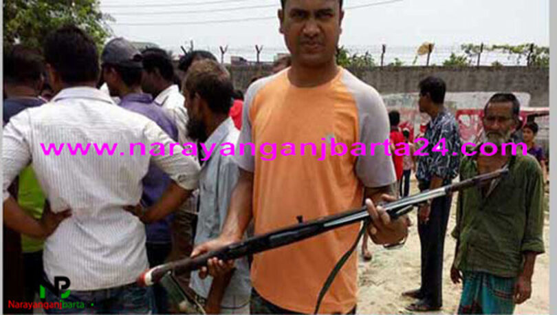 ফতুল্লা পুলিশের রাইফেল পাওয়া গেলো ডোবায়!
