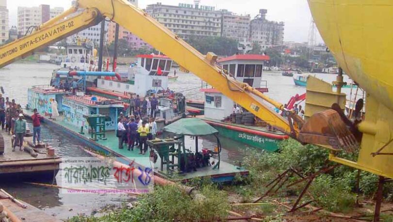 বন্দরে সাউদ ডকইয়ার্ডে বিআইডব্লিউটির উচ্ছেদ অভিযান
