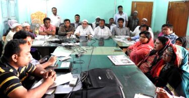 হত্যা মামলা থেকে চেয়ারম্যানের নাম প্রত্যাহারের দাবীতে সংবাদ সম্মেলন