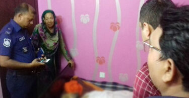 ফতুল্লায় গার্মেন্ট কারখানা মালিকের আত্মহত্যা