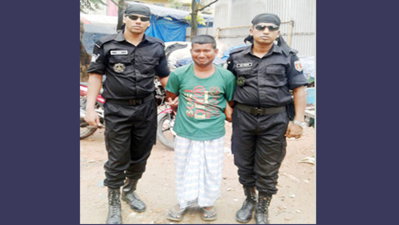 ফতুল্লায় গাঁজাসহ মাদক ব্যবসায়ী গ্রেফতার