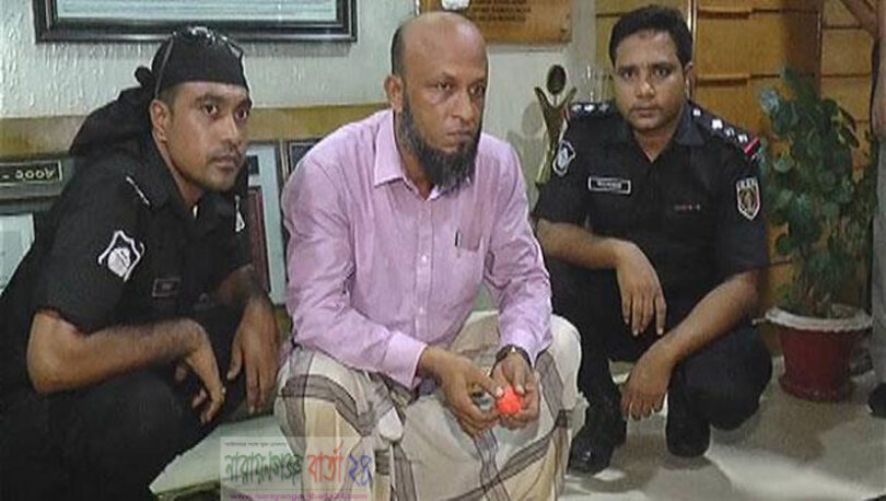 না.গ‌ঞ্জে পায়ুপথে ইয়াবা সরবরাহকারী মাদ্রাসার শিক্ষক আটক
