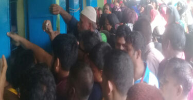 ধামগড়ে স্মার্ট কার্ড বিতরণে ভোগানিন্ত, চেয়ারম্যান ও স্থানীয়দের ক্ষোভ
