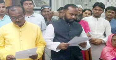 আড়াইহাজারে দুই পৌরসভার মেয়রের শপথ গ্রহণ