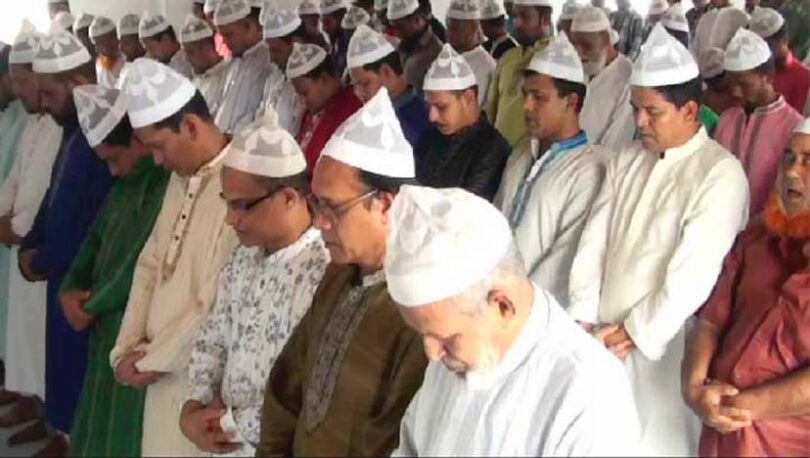 ফতুল্লায় একদিন আগেই ঈদ জামাত ও কোরবানি সম্পন্ন