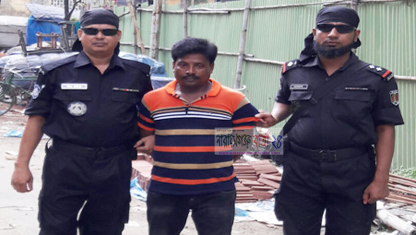 ৫০ বোতল এ্যালকোহলসহ এক মাদক ব্যবসায়ী গ্রেফতার