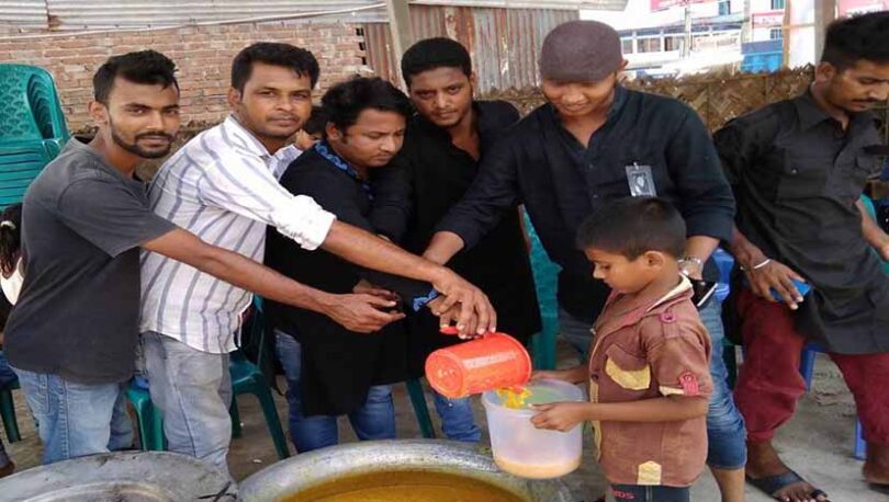 যুবলীগ নেতা ফারুক আহম্মদের উদ্যোগে খাবার বিতরণ