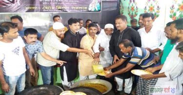 বঙ্গবন্ধু’র শাহাদাৎ বার্ষিকী উপলক্ষ্যে রিপন সরদারের উদ্যোগে নেওয়াজ বিতরণ
