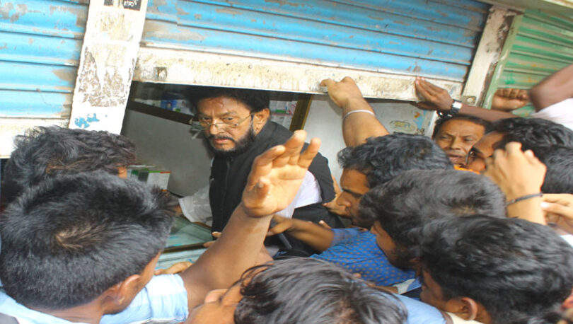 “রাজাকারের বাচ্চা, আমিই জাস্টিস তোরা আবার কিসের জাস্টিস খুজস”