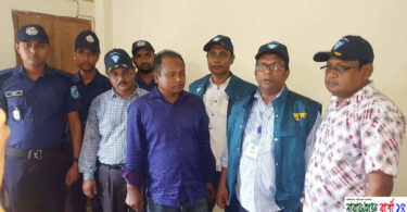 ঘুষের টাকা সহ এলজিআরডির উপ-সহকারী প্রকৌশলী আটক