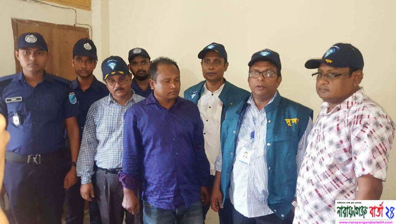 ঘুষের টাকা সহ এলজিআরডির উপ-সহকারী প্রকৌশলী আটক