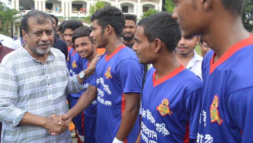 ক্রীড়াবিদরাই পারে জন্মভূমিকে বিশ্বে পরিচিত করতে : সেলিম ওসমান