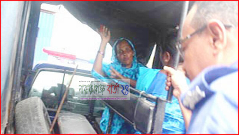 সিদ্ধিরগঞ্জে পুরস্কার ঘোষিত শীর্ষ মাদক ব্যবসায়ী গ্রেফতার