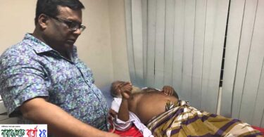 আওয়ামীলীগ নেতা শহীদুল্লাহকে দেখতে গেলেন আরজু ভূঁইয়া