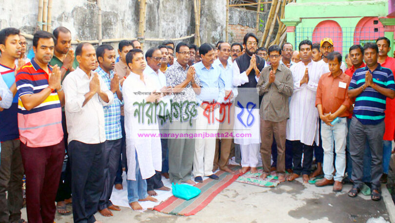 শ্রী নিরঞ্জন সাহা’র সুস্থতা কামনায় মন্দিরে প্রার্থনা