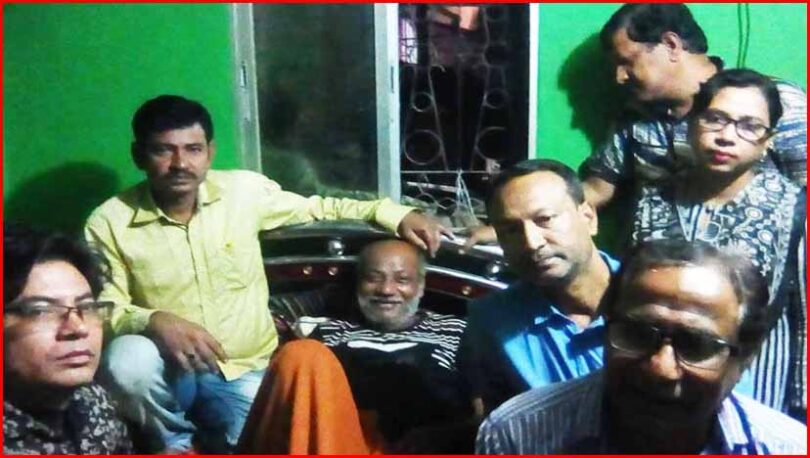 অর্ধশত চলচ্চিত্রের অভিনেতা শহীদুল্লাহর শয্যাপাশে সাংস্কৃতিককর্মীরা