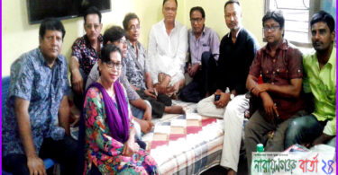 অসুস্থ্য চলচ্চিত্রাভিনেতা হোসেনের শয্যা পাশে সাংস্কৃতিককর্মীরা