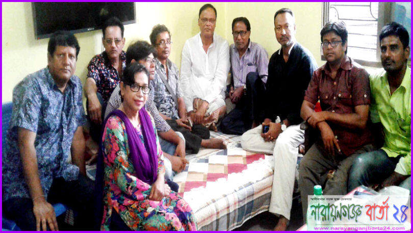অসুস্থ্য চলচ্চিত্রাভিনেতা হোসেনের শয্যা পাশে সাংস্কৃতিককর্মীরা