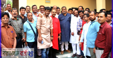 খোকন সাহার ভাইয়ের শ্রাদ্ধে যোগ দিয়েছেন সেলিম ওসমানসহ অন্যান্যরা