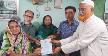 বন্দরে বয়স্ক ও প্রতিবন্ধি ভাতা বিতরন করেন কাউন্সিলর হান্নান