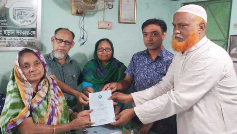 বন্দরে বয়স্ক ও প্রতিবন্ধি ভাতা বিতরন করেন কাউন্সিলর হান্নান