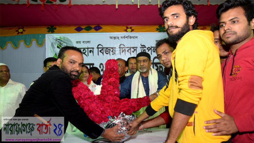 সেলিম ওসমানকে নামাপাড়া এলাকাবাসীর ফুলের শুভেচ্ছা