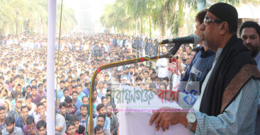 ন্যায্য অধিকার প্রতিষ্ঠার আশ্বাসে ফিরলো ফকির গার্মেন্টের শ্রমিকেরা