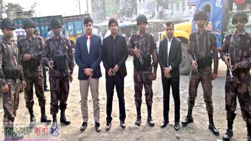 না.গঞ্জে ম্যাজিস্ট্রেট, পুলিশ ও বিজিবির টহল