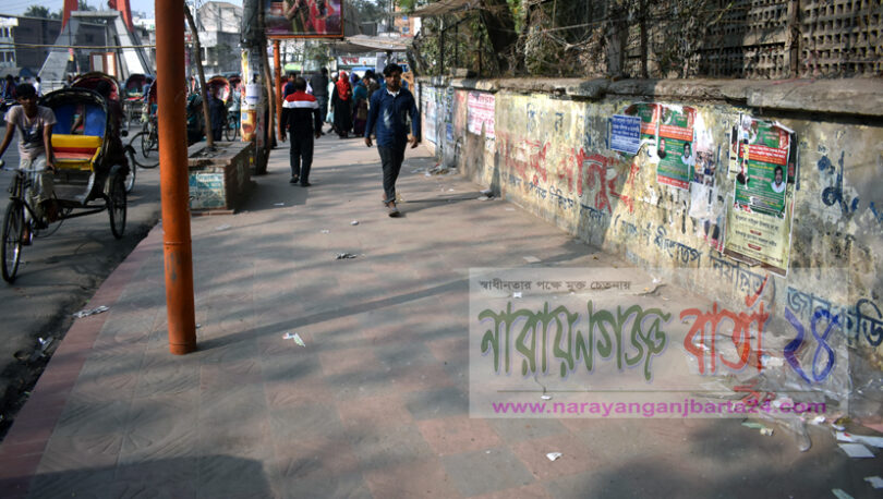 অবৈধ স্ট্যান্ড ও হকারমুক্ত হওয়ায় ফাকাঁ শহর ও শহীদ মিনারের আশপাশ