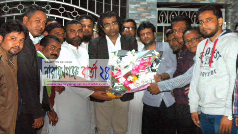 আজমেরী ওসমানকে জেলা মাইক্রোবাস ও ট্যাক্সি শ্রমিক কমিটির শুভেচ্ছা
