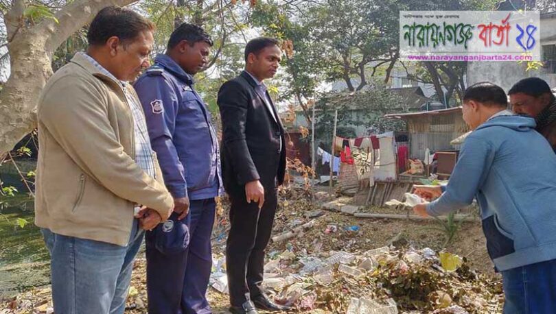 বন্দরে ২৫ কেজি দেশীয় মদ ধ্বংস