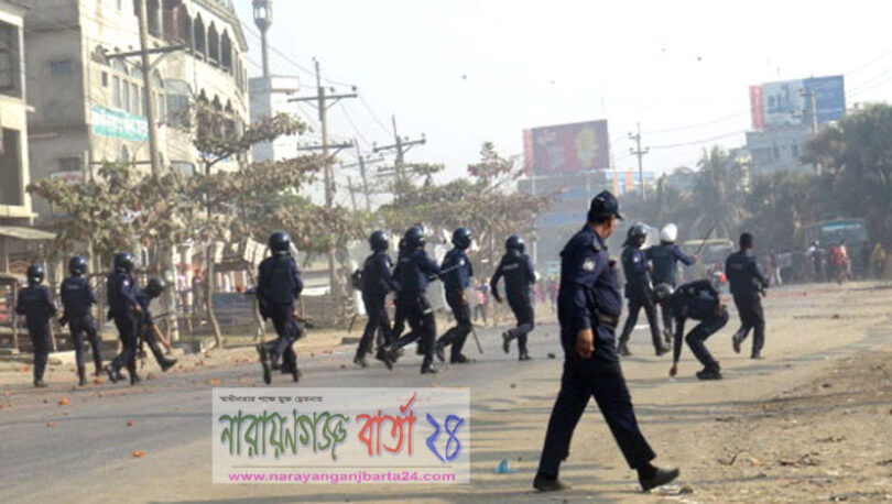 রূপগঞ্জে শ্রমিক-পুলিশ সংঘর্ষ, আহত-৫০