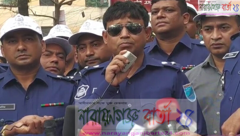 জনগণকে সেবা দিতে হকারদের তুলে দিয়েছি : এসপি হারুন