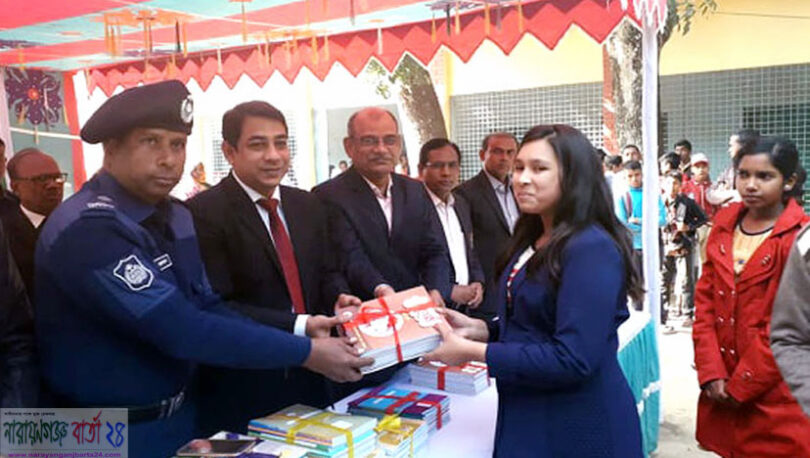 বদলগাছীতে পাঠ্যপুস্তুক বিতরণ উৎসব পালিত