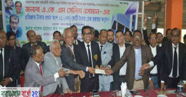 নতুন বার ভবন নির্মাণে এমপি সেলিম ওসমানের কোটি টাকা প্রদান